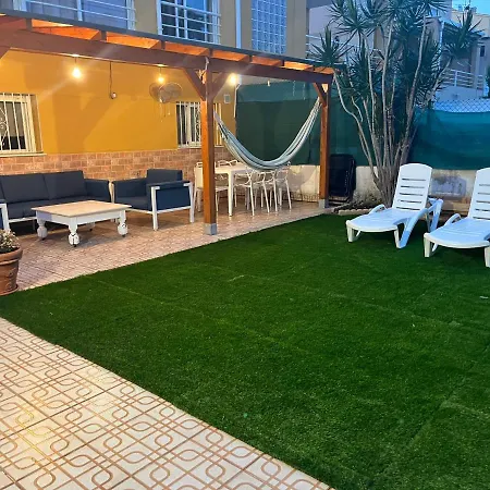 Apartamento Playa Oliva Con Piscina Y Terraza Compartida Con Los Propietarios Exterior photo